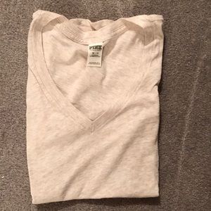 V-neck t-shirts